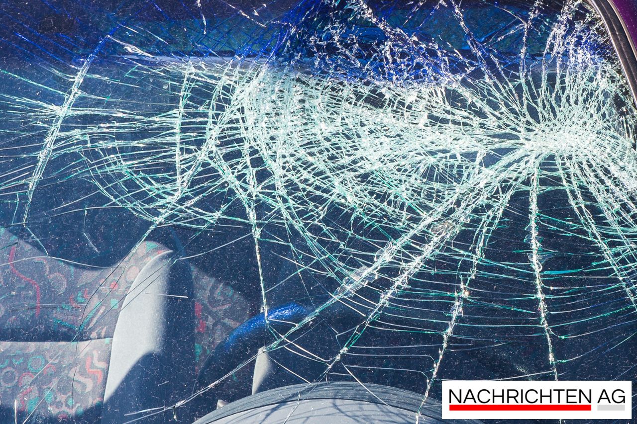 Drama auf der A1: Baggerunfall sorgt für stundenlange Sperrung!