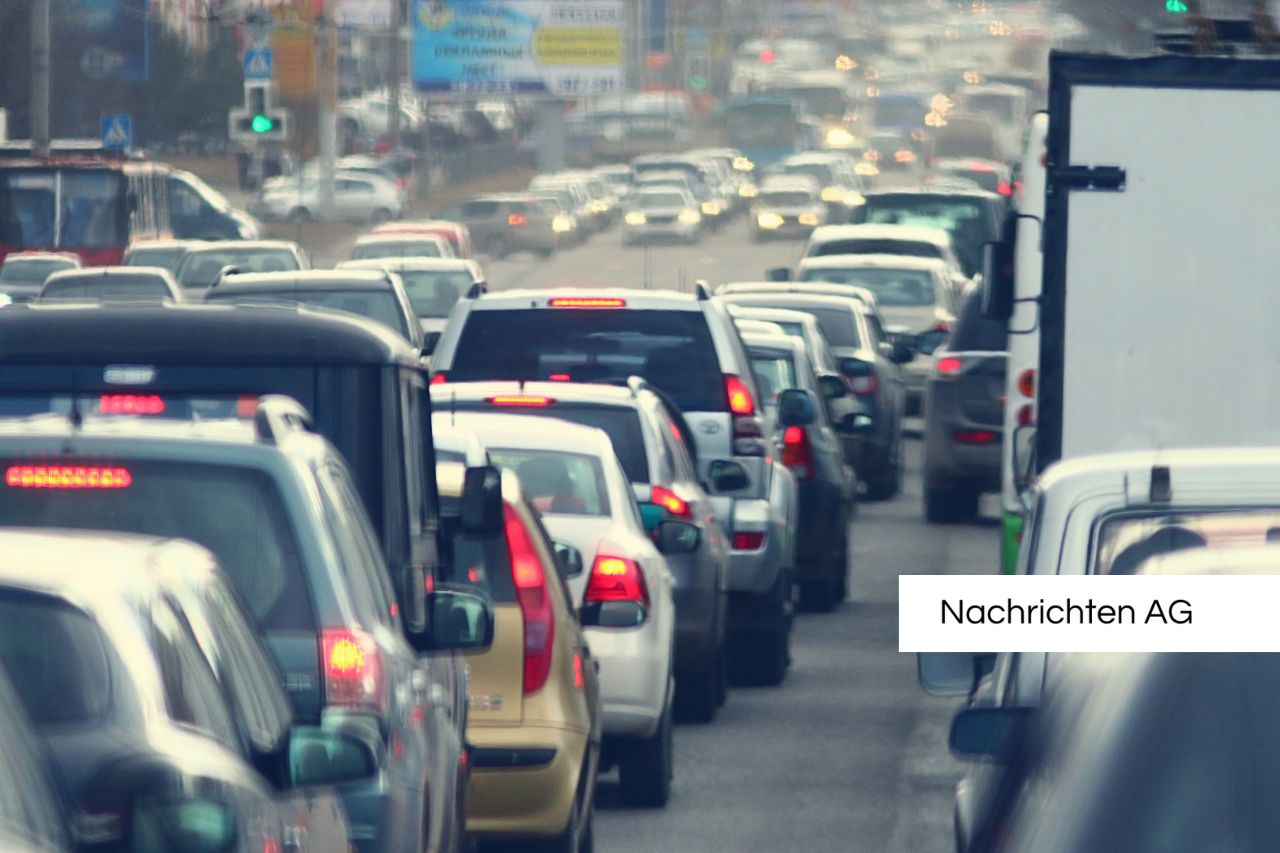 ADAC warnt: Stau-Alarm an den Autobahnen – So vermeiden Sie die Rushhour!